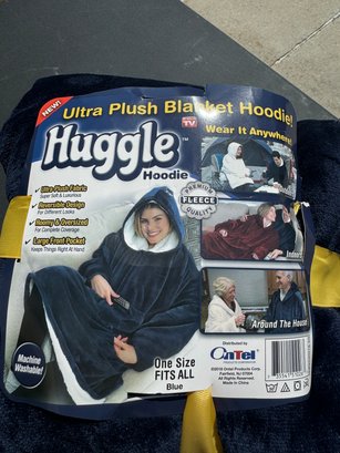Huggle Hoodie (As Seen On TV)