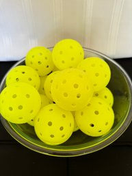 Pickleballs (16 Count)