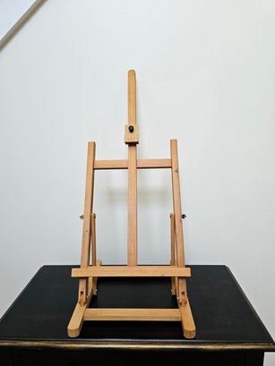 Small Wood Painters Easel