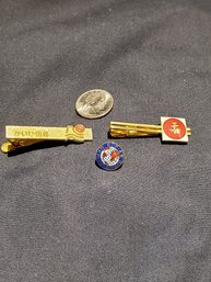 Lot Of Of Pins And Tie Clips (cities Not Known)