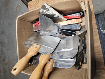 Lot Of Spackle And Putty Knives