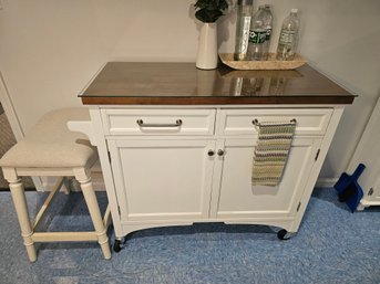 Kitchen Island / Bar On Casters