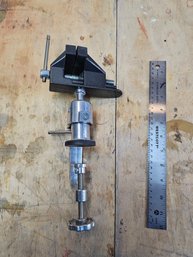 Black Bench Vise Mounted On Ball For Multiple Directions