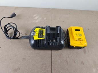 Charging Station DCB105  With A Dewalt Battery