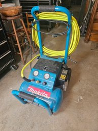 Makita Mac 3hp 5.2 Gallon Air Compressor And Hoses