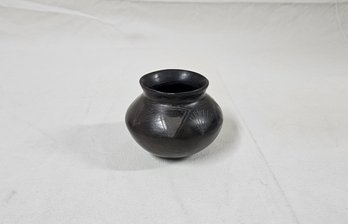 Native American Black On Black Pottery Pot/vase Unsigned