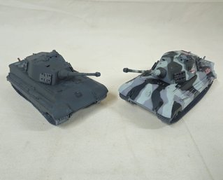 Assorted 1:32 Scale King Tiger Battery Operated Toy Tanks Group