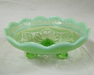 Jefferson Glass No. 208 Ruffles & Rings Green Opalescent Tri-Footed Glass Bowl