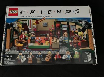 Collectible Open Box Lego F.r.i.e.n.d.s 21319 Central Perk W/ Box, Manual & Minifigures