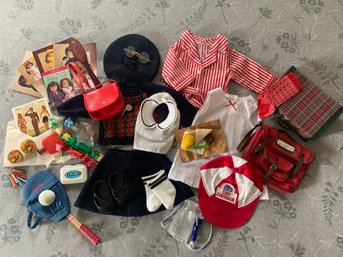 American Girl Pleasant Company Molly's Clothes & Accessories ~30 Pieces