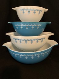 Pyrex Snowflake Blue Garland 4-Piece Cinderella Bowl Set- ~4 Pieces