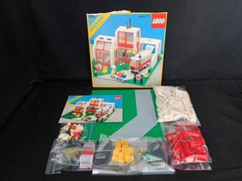Complete 1987 Lego Legoland Town System Emergency Treatment Center Set 6380