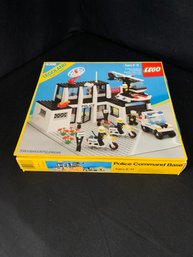 Complete 1986 Lego Legoland Classic Town Police Command Base Set 6386