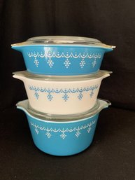 Pyrex Snowflake Blue Garland 3-Piece Bake, Serve & Store Set W/lids- ~6 Piecs