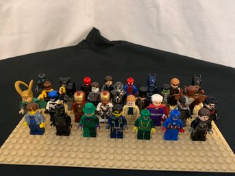 Assorted Lego Marvel & DC Super Heroes Minifigures Group