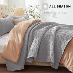 Grey Twin Size Quilt Set With Pillow Sham