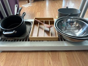 Large Lot Of Kitchenware / Bakeware 3