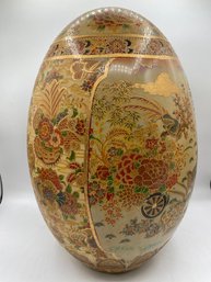 Beautiful Ceramic  Asian 24 Karat Gold Trimmed Hand Painted Egg