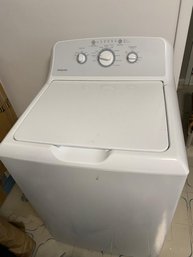 Hotpoint 3.8cu.ft Capacity Washer Stainless Still Basket