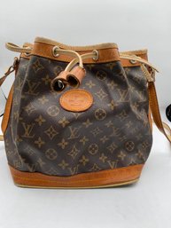 LOUIS VUITTON Petit Noe Drawstring Shoulder Bag Monogram Leather