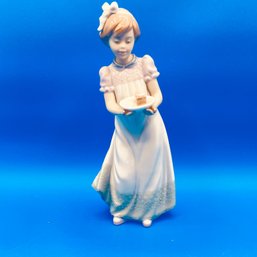 Lladro Porcelain Figurine Happy Birthday Girl With White Ribbon In Hair