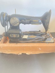 Vintage Portable Electric Singer Sewing Machine With Case & Booklet ,  # AJ412865 - BA3-8