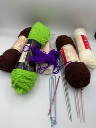 Vtg   Wintuk Yarn Orlon Acrylic With Knitting Needles