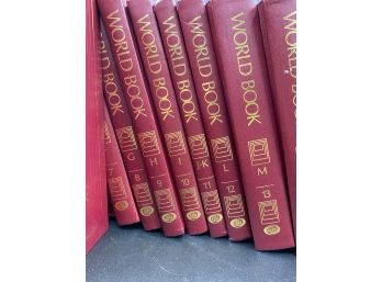 Vintage World Book Encyclopedia 1994 Edition Set Of 22 A-Z, Research Guide & Year Books