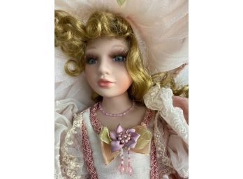 Dolls Golden Keepsakes Gorgeous Gertrude Porcelain Doll