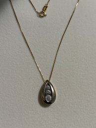 Elegant 14kt Gold 3 Diamond Teardrop Necklace