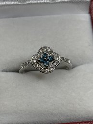 Beautiful 14 Kt Gold White And Blue Diamond Ring