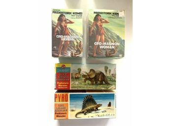 2 Pyro Dinosaur Models And 2 Aurora Cro-Magnon Women