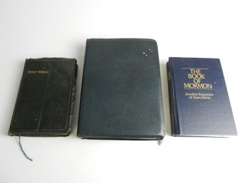 Vintage 3 Bibles   (A-5)