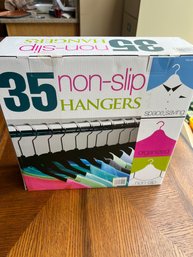 Dv2-3 35 Non Slip Hangers New