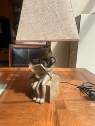 Dv9-1 Cat Lamp