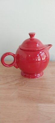 Fiestaware Homer Laughlin Scarlet Lidded Teapot (ED51)