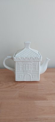 Italian Made Cottage Teapot (ED54)
