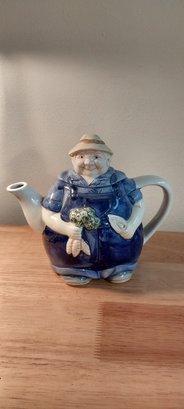 Mary Ann Baker Farmer Brown Teapot (ED81)