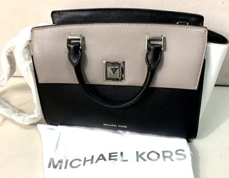 MK Michael Kors Crossbody Black, Gray, Off White, Leather Silvia Bag   BNWT   (DE47)