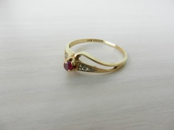 10k Gold Ring With Red Stone PSCO Size 6    (D41)