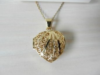 Vintage Danecraft 24k Gold Over Silver Opening Heart Locket On Chain   (DE16)