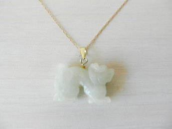 Vintage Jadeite Foo Dog On 14kt Gold Chain  (DE26)