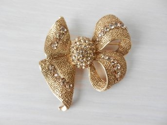 Vintage Joan Rivers Golden Rhinestone Bow Brooch   (DT4)