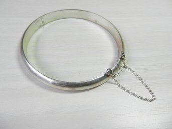 Vintage FAS Sterling Silver Hollow Hinged Bangle With Safety Chain   (DE29)