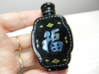 Vintage Black Laquer And Mother Of Pearl Snuff Bottle   (DP38)