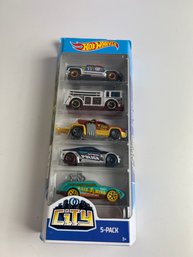 WB 6-8 Hot Wheels 5 Pack City