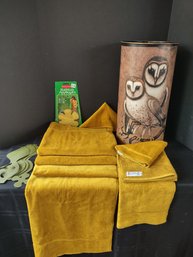 1970's Harvest Gold Bath Towels & Accessories