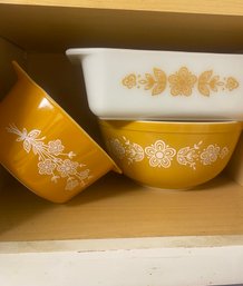 Pyrex Set