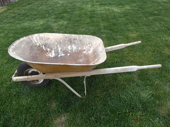 Wheel Barrow With Pneumatic Tire