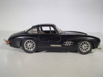 Bburago 1:24 Scale 1954 Mercedes 300 SL Die Cast Model